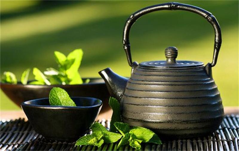 Laundry With Washing Powder, Easy to Remove Tea Stains